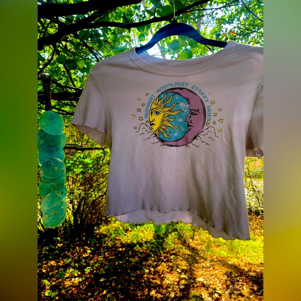 PAC Sun crop T shirt purple sun and moon ☀️ 🌙 size M